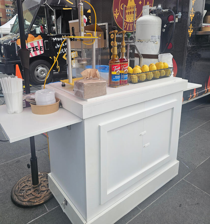 Mobile dessert cart